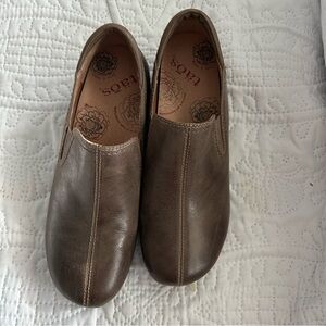 Taos Footwear Women's Brown Mules